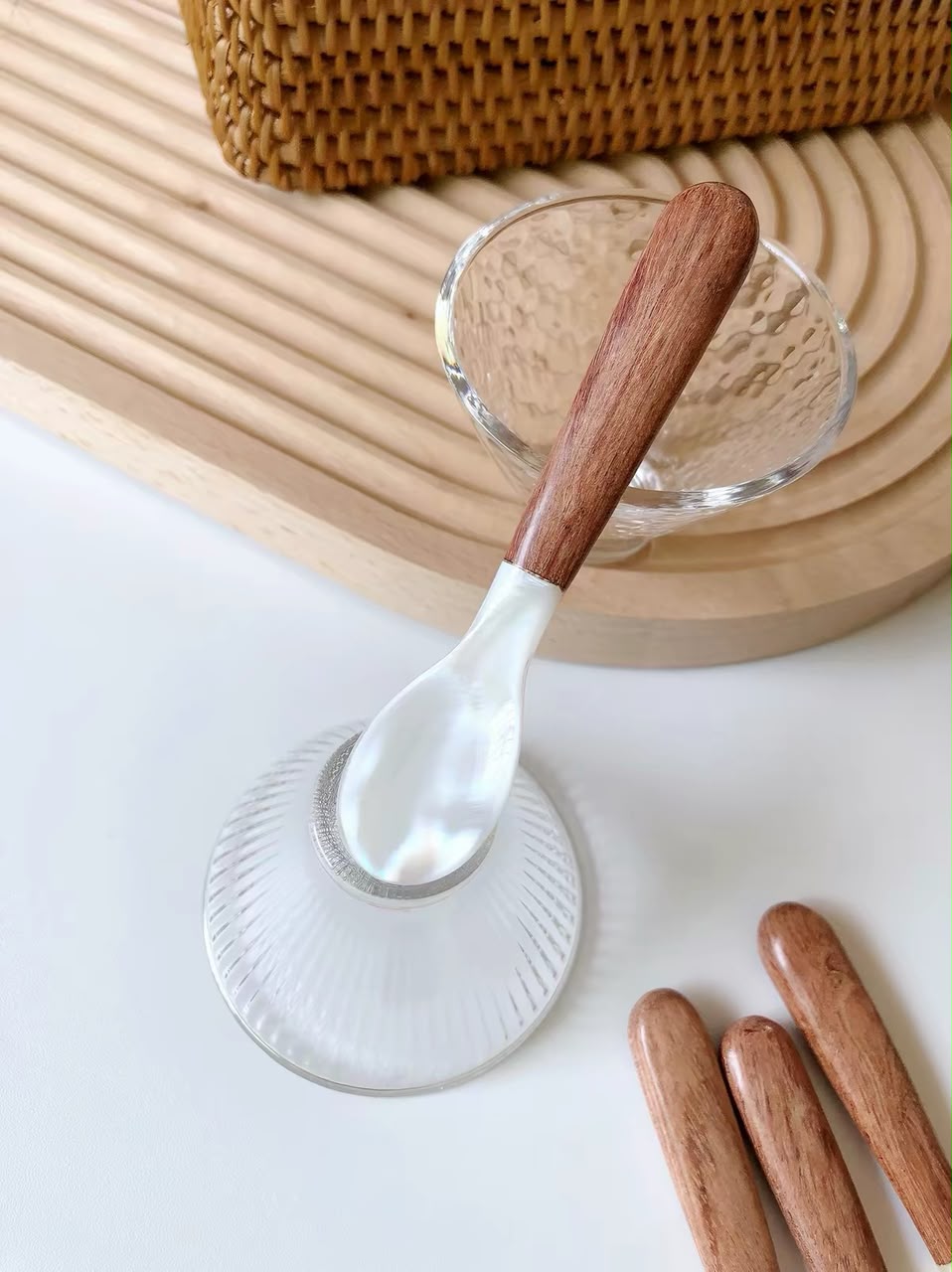 Shimmering - Scenery on the Table - Shell Dessert Spoon