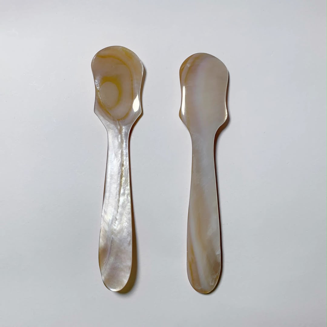 Shimmering - Scenery on the Table - Shell Dessert Spoon